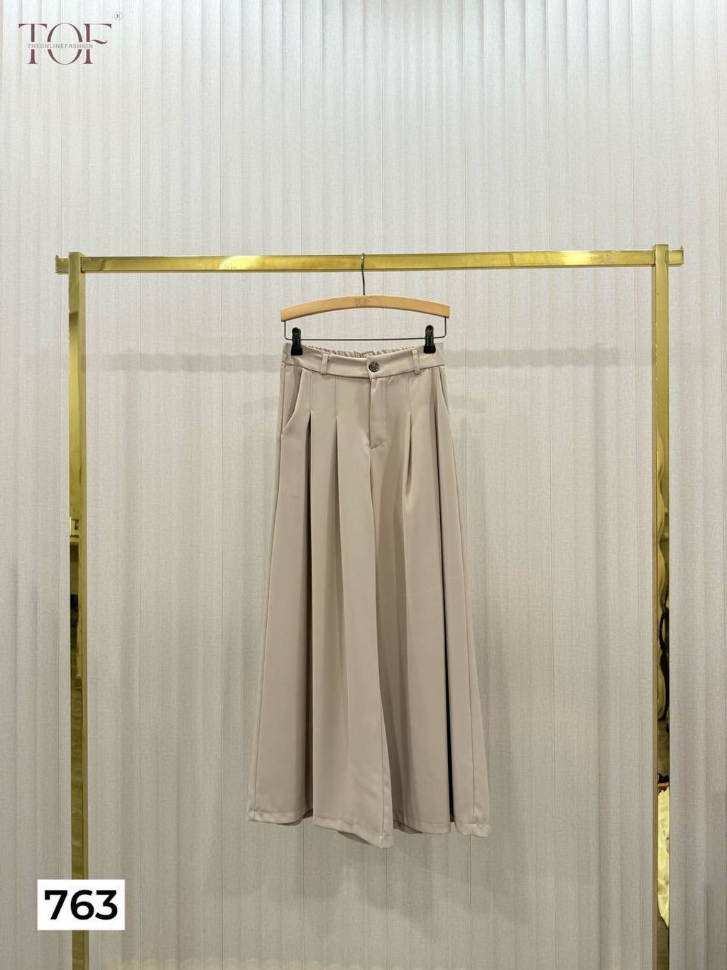 photo_6253447996611693448_y