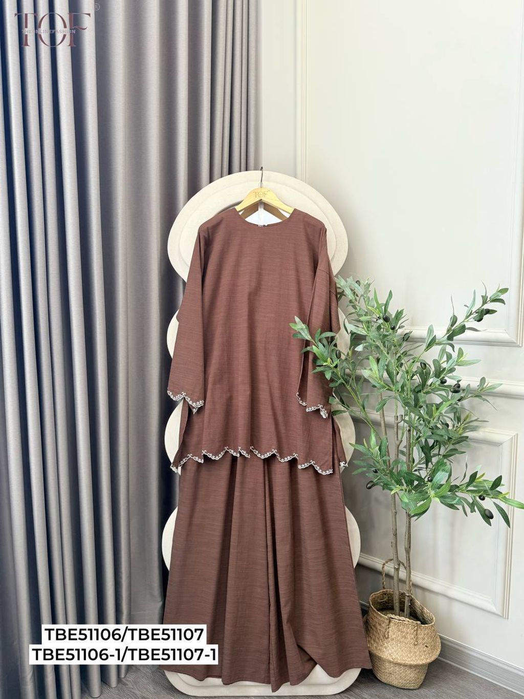 photo_6062341403846577486_y