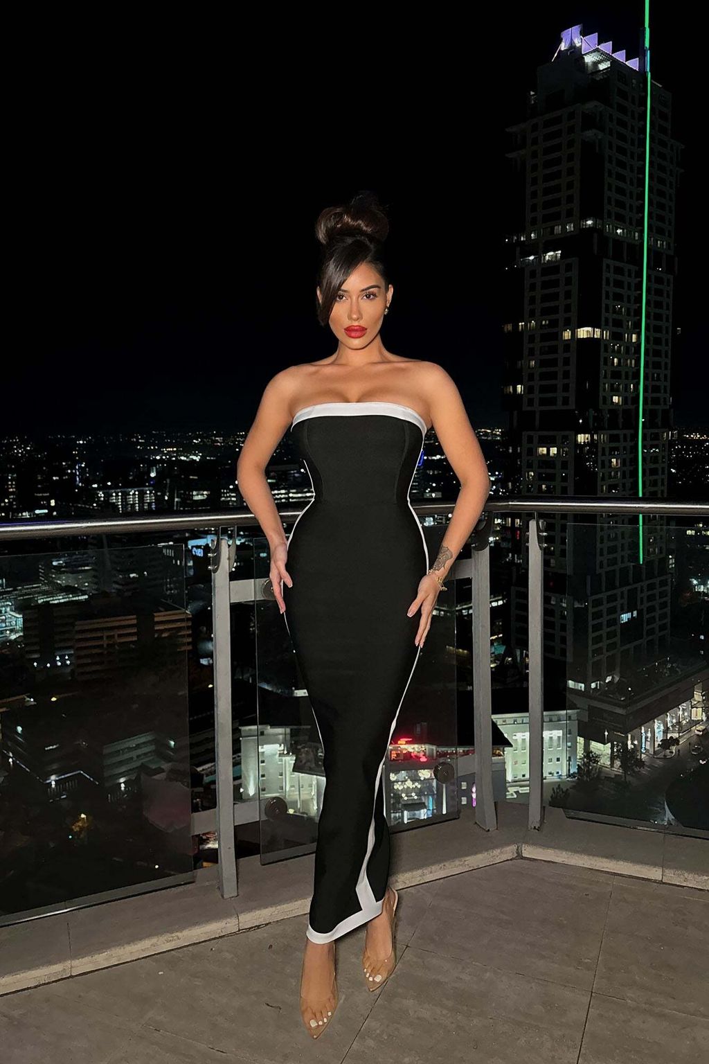6-11-2024__304__Jenna_Bandage_Maxi_Dress_Black_White_GF
