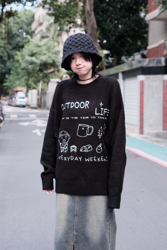 出企玩刺繡毛衣 -2色  | SEER