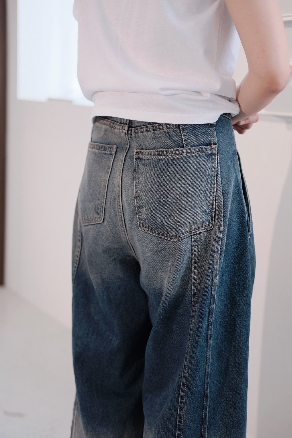 CEED0043-15A2-40F7-AB8B-9EA2438D5E84