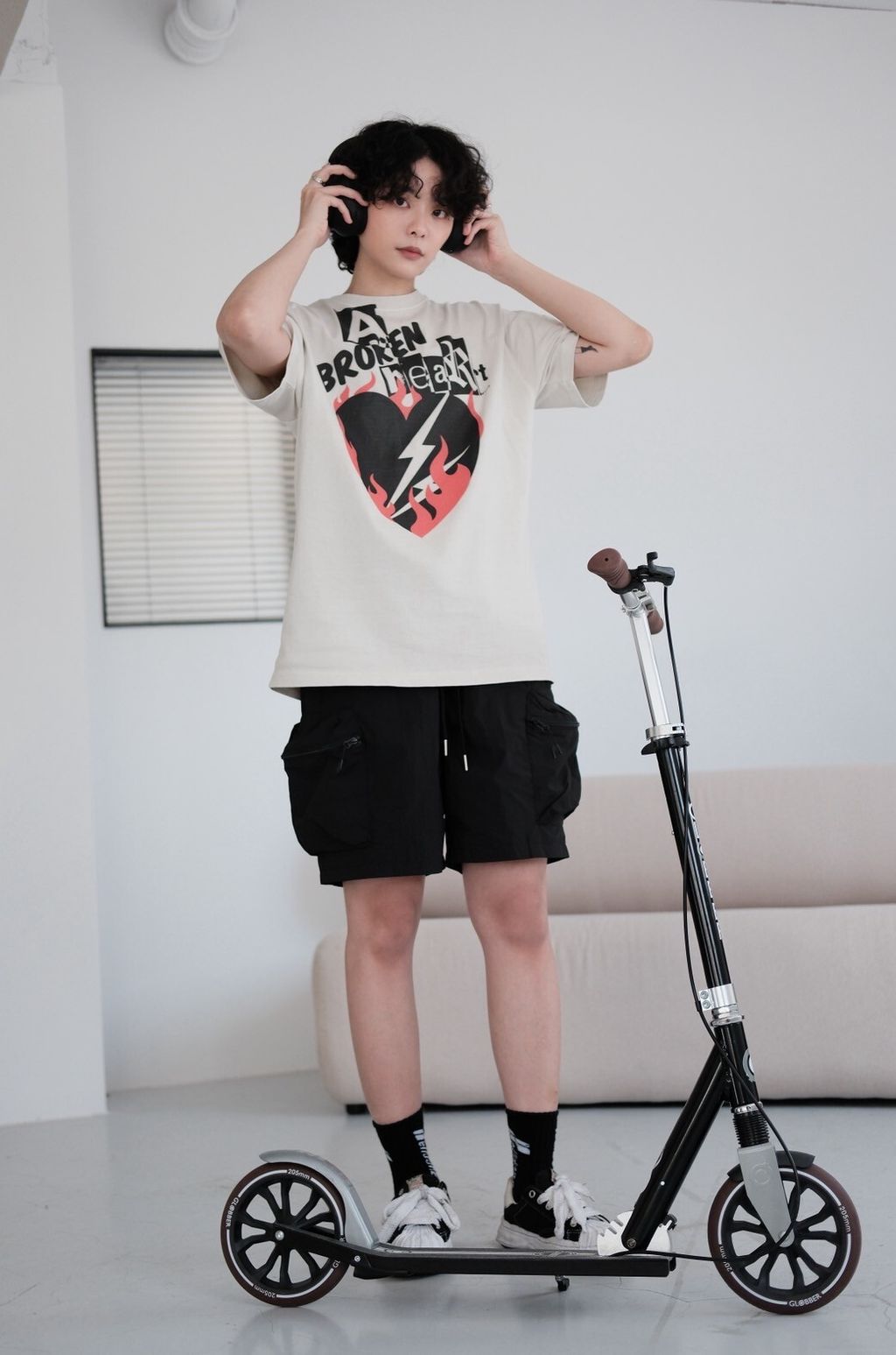 735E18EC-7FDF-42D1-BDD1-E615C5323292