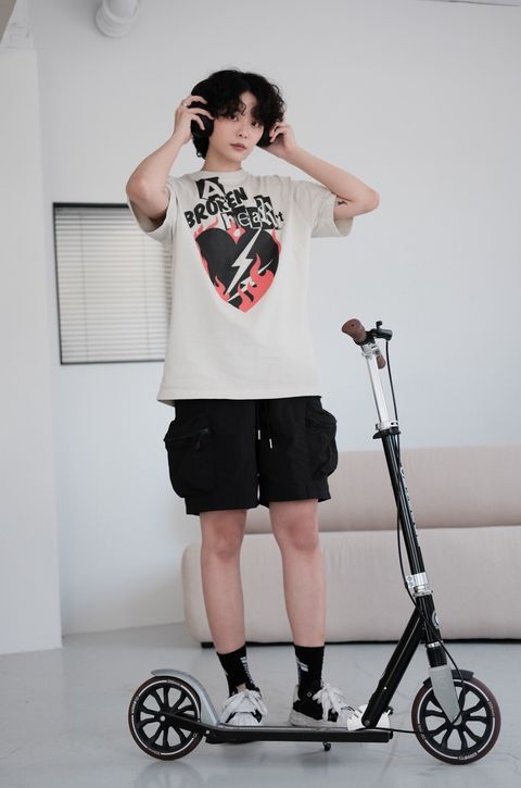 735E18EC-7FDF-42D1-BDD1-E615C5323292