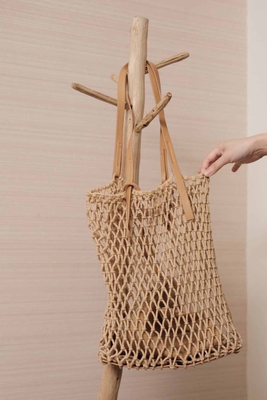 C1AB0841-ABA1-4A13-BCCF-C83D77ED9441