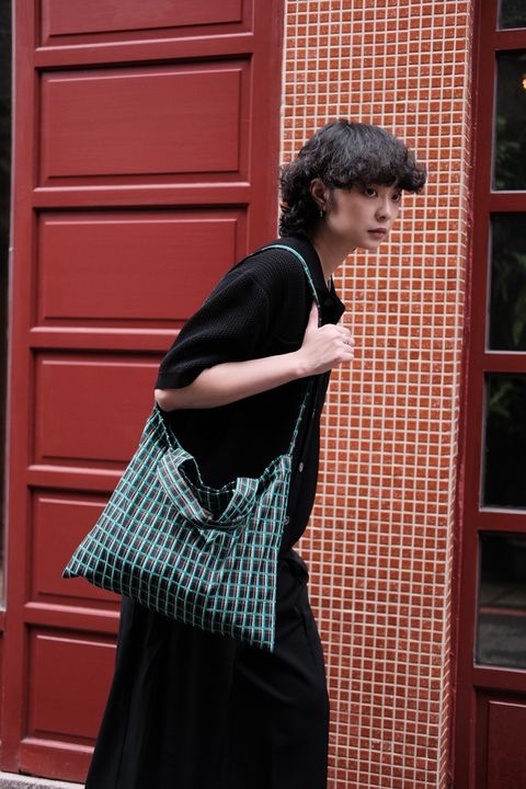 3390E4B9-77B4-4963-B205-00ACD6E7A086