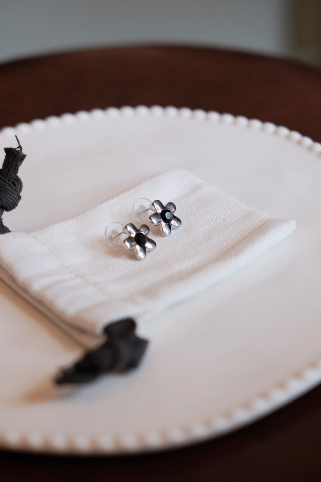 9BB683AF-CB9E-4987-B1CC-D4EC73A8B45D