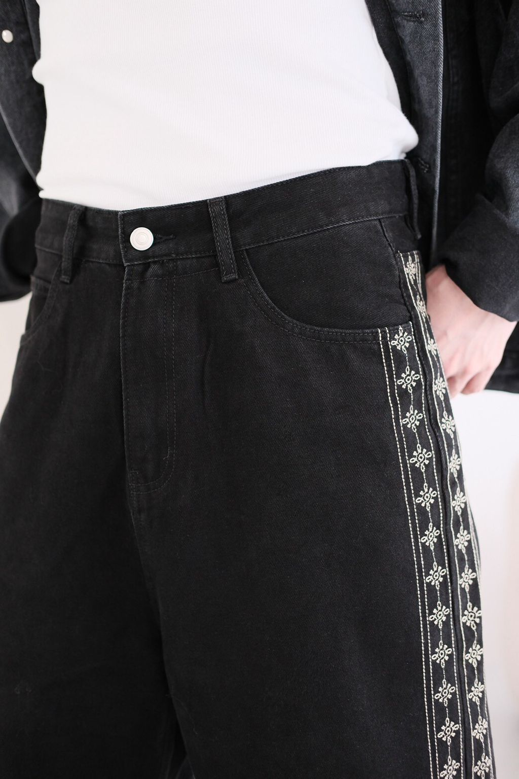 DB648461-1251-4CB8-98F5-78739B2B5583