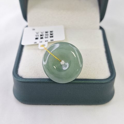 tw-11134207-820li-mpvw2n5fpvri0e