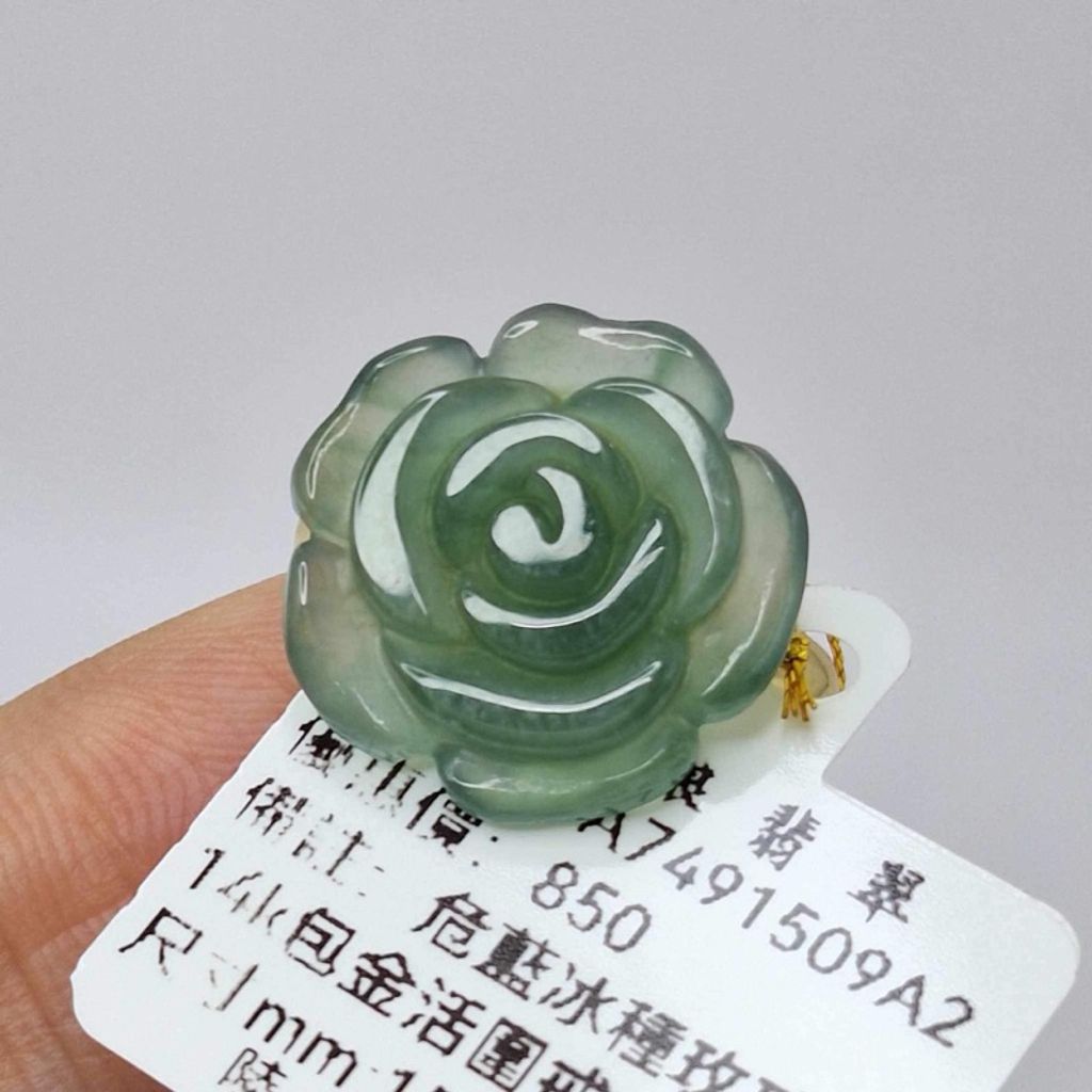 tw-11134207-7r98q-lyeix0w1j4z889