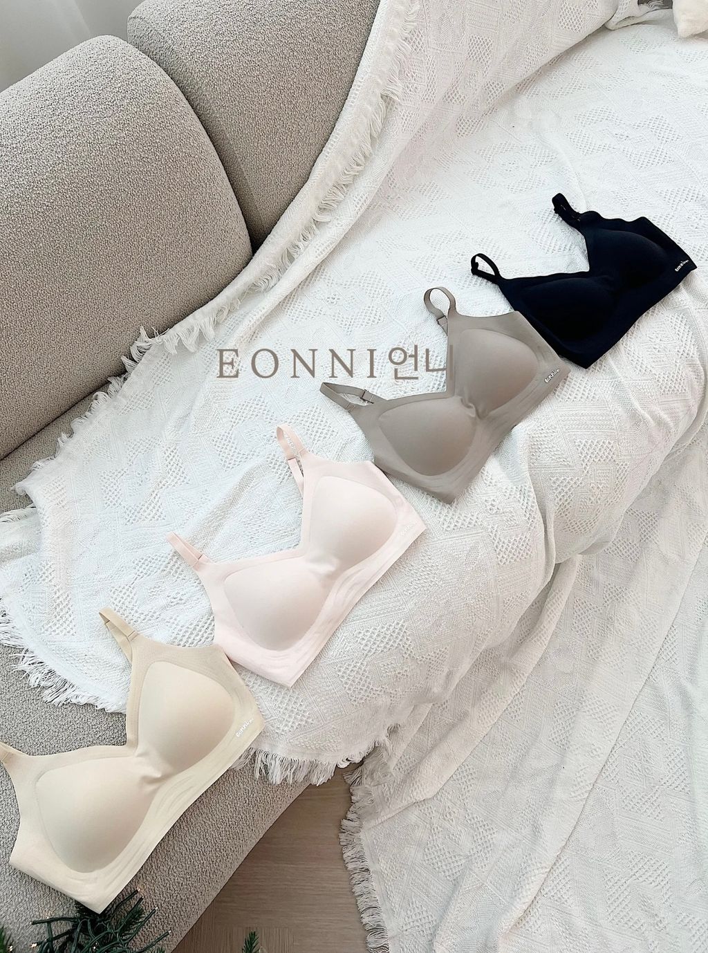 E7703437-E403-4AF0-85AB-C4E25BFD6D60