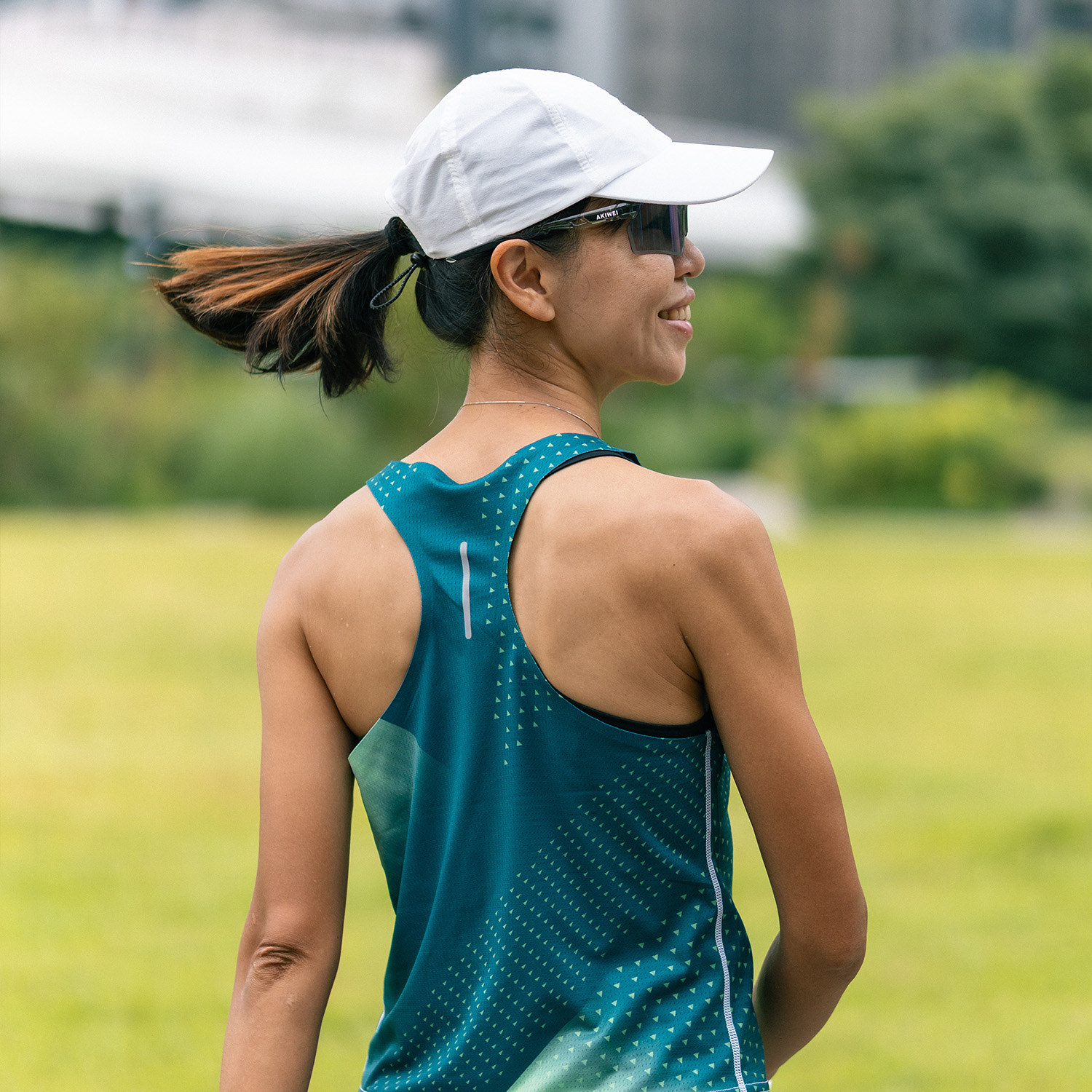 Micro_Prf_Seamfree_singlet_W_Pic_B4