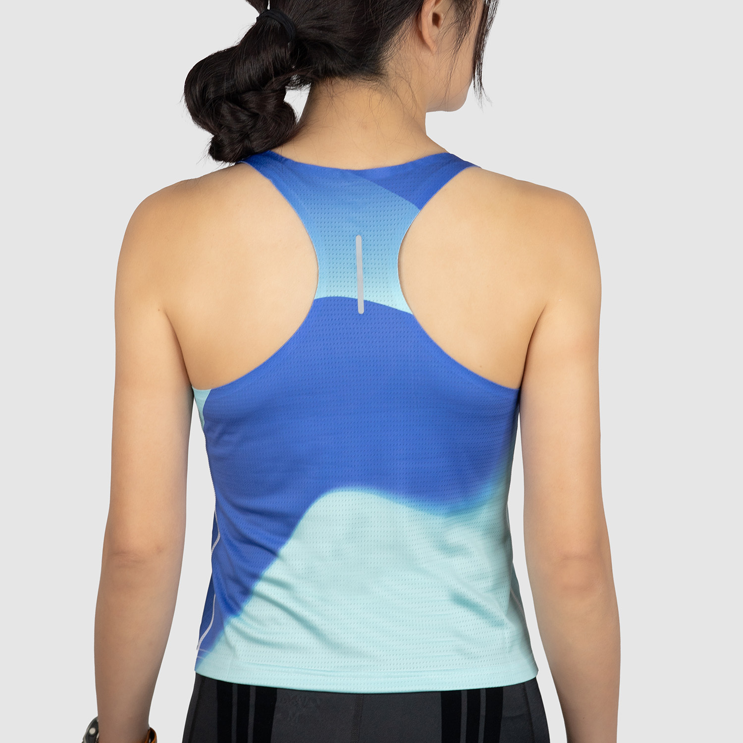Micro_Prf_Seamfree_singlet_W_Pic_A3