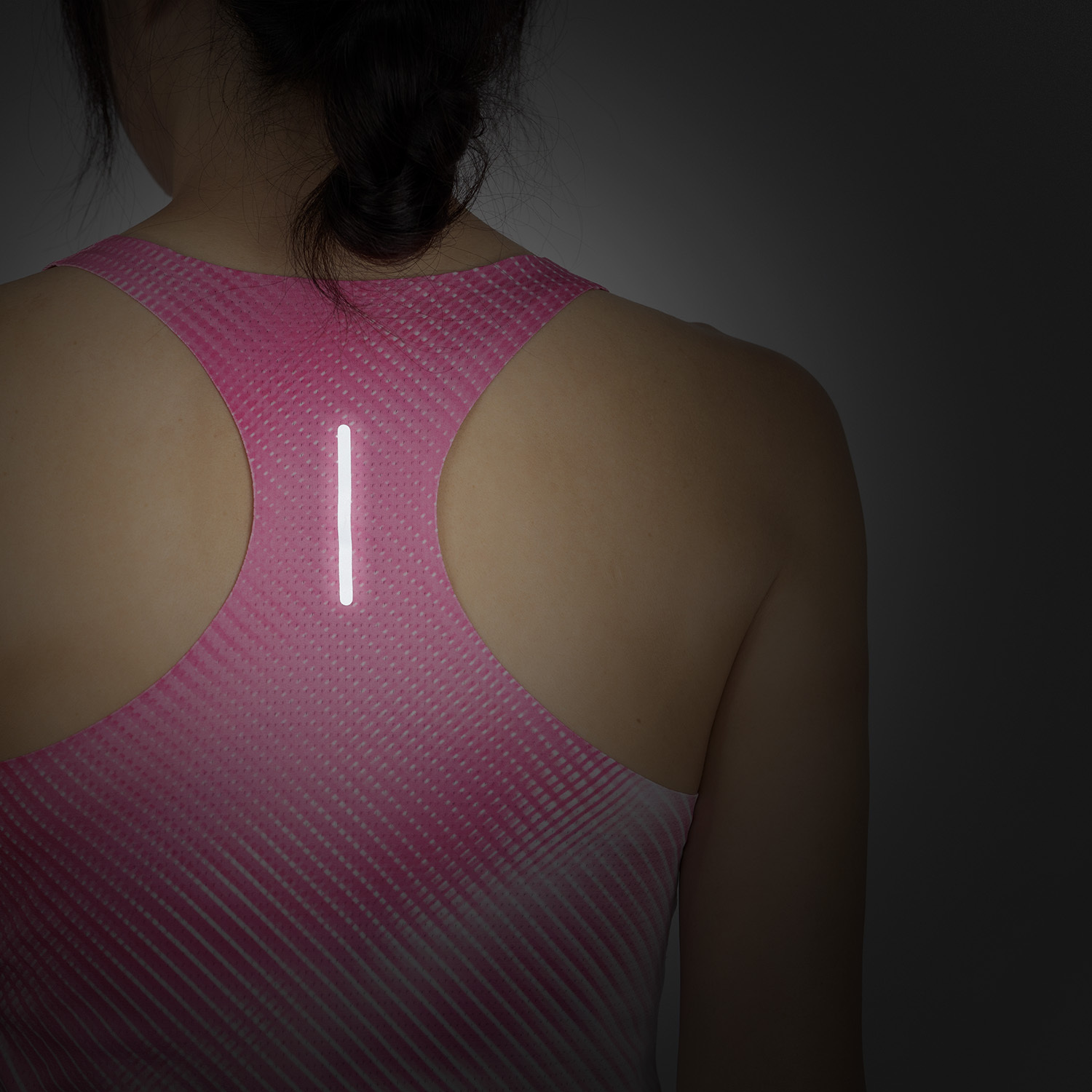 Micro_Prf_Seamfree_singlet_W_Pic_C3