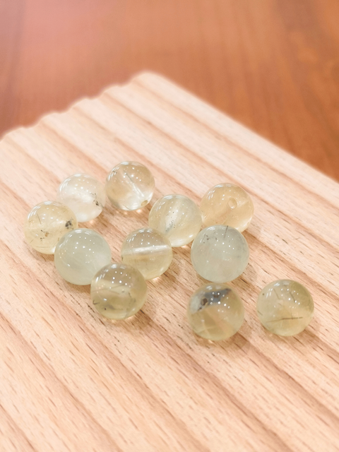 黃綠髮葡萄石