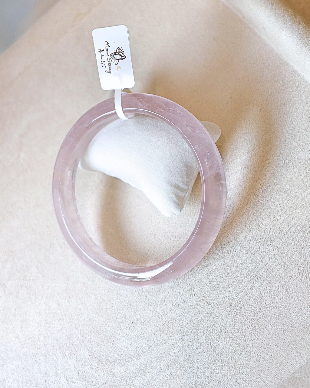 V (2)