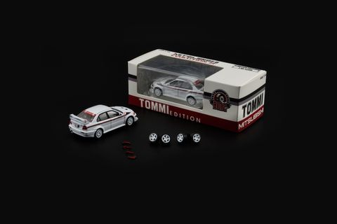 64B0414 -Mitsubishi EVO 6.5 -White Tommi Edition_02