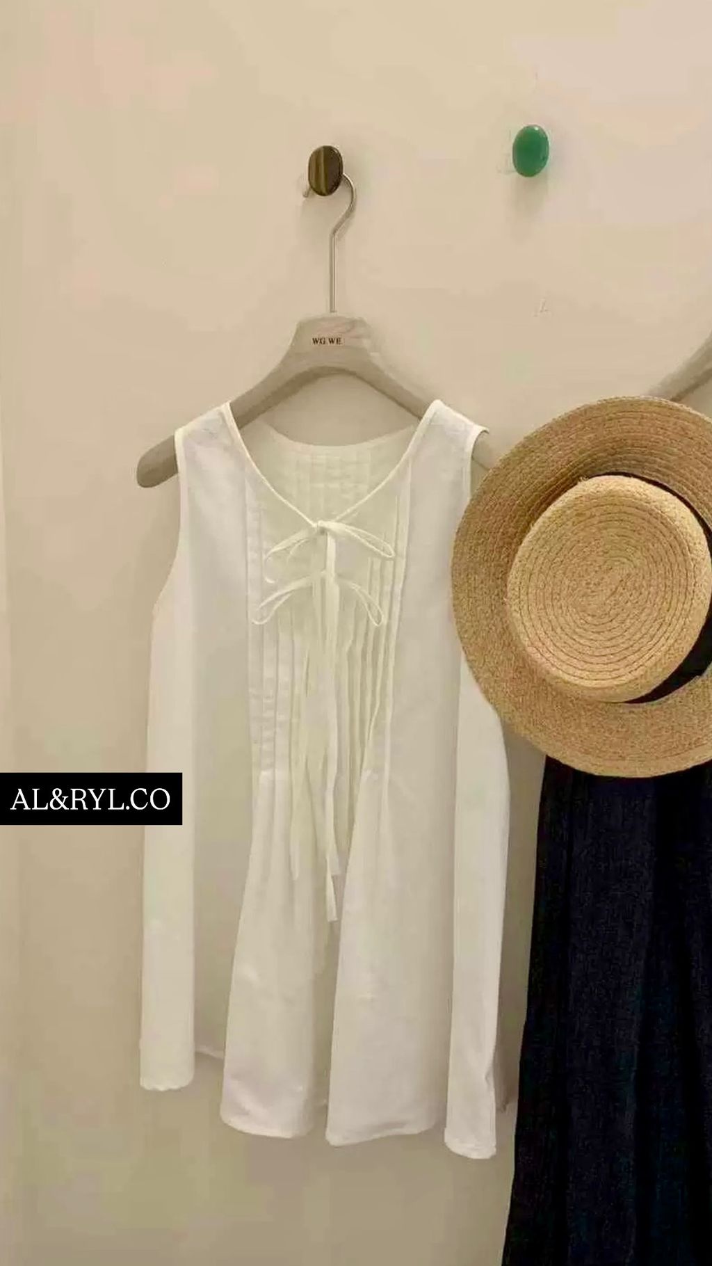 8AB8ACE2-38A3-404C-89DC-BA29F61F87FD