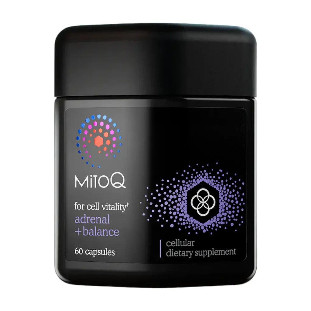 MitoQ Adrenal + Balance 粒線體解壓膠囊，含 MitoQ® 抗氧化配方，搭配南非醉茄、紅景天與海岸松，幫助減壓、增強能量與支持腎上腺健康