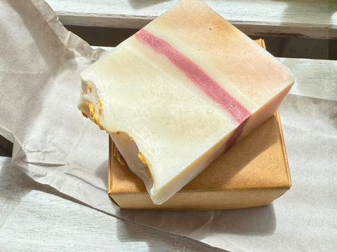 rose-goat-milk-oat-handmade-soap-1