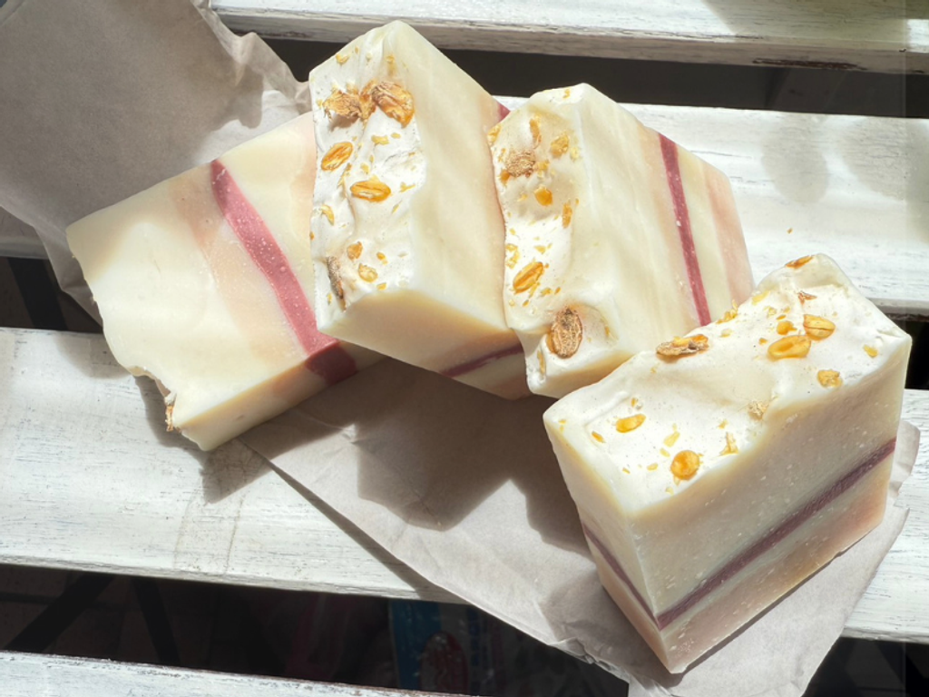 rose-goat-milk-oat-handmade-soap-2