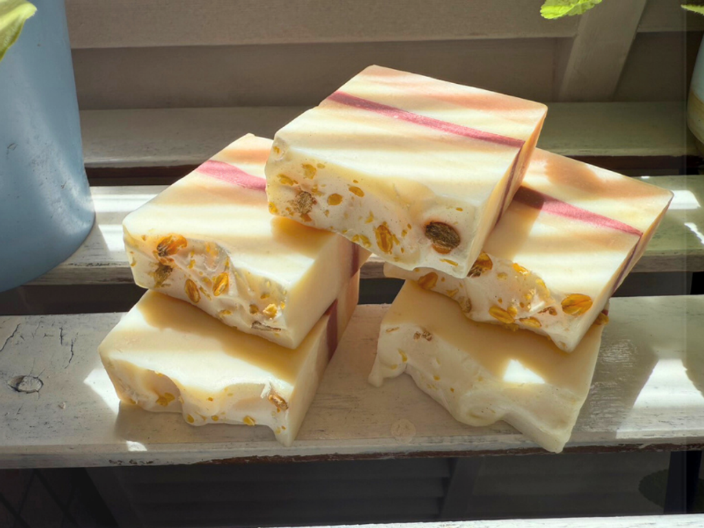 rose-goat-milk-oat-handmade-soap-4