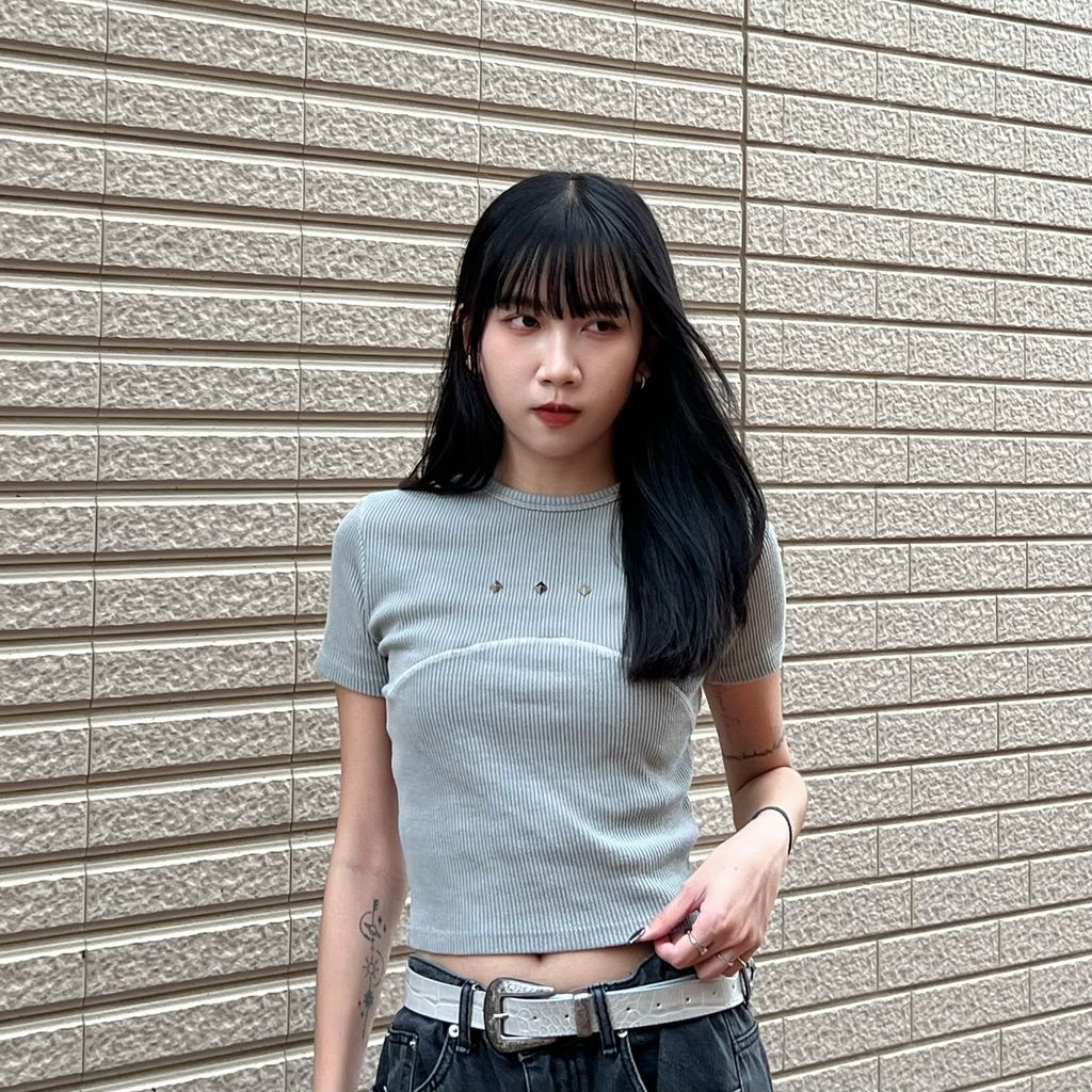 rivet螺紋短版上衣