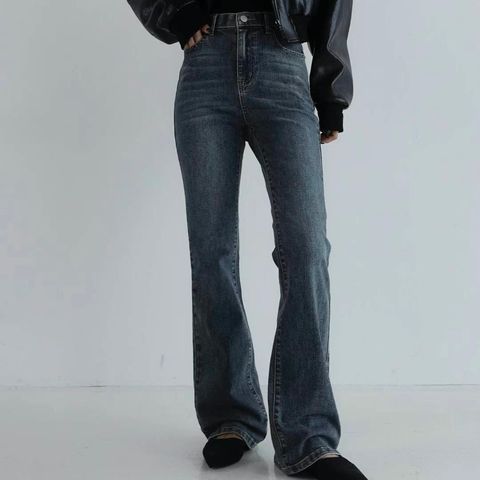 落地微喇叭牛仔褲