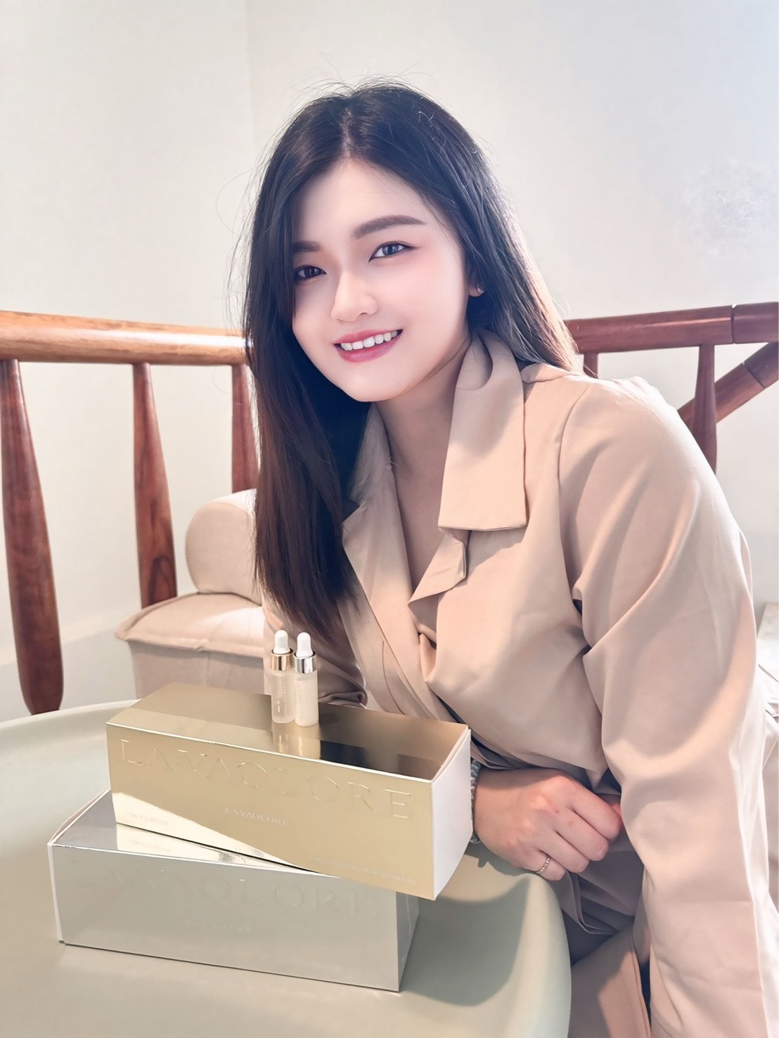 菈葳小銀瓶 & 菈薇小金瓶 直接開啟肌膚初始狀態，讓素顏也發光