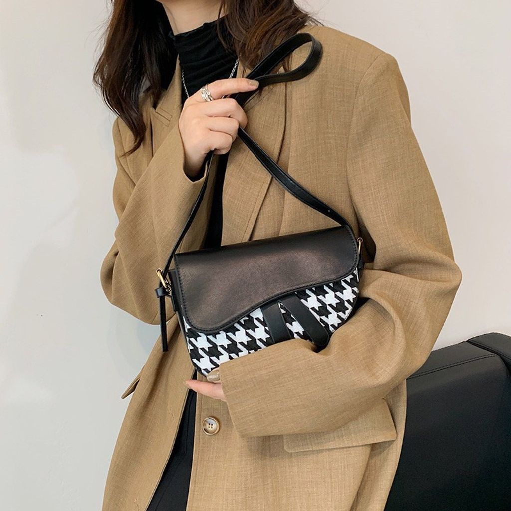 a5de6a38f5bac2cc6899e44bb943db15