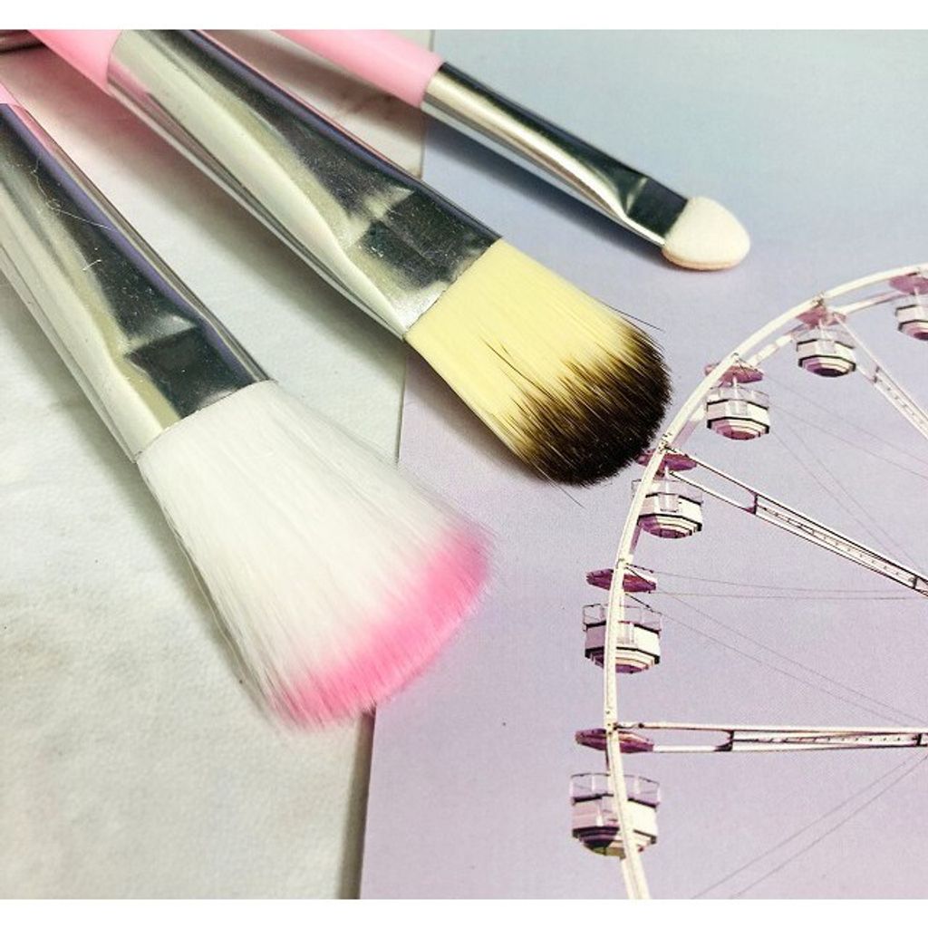 3ff9e9081863daed673ba6ef719ff068