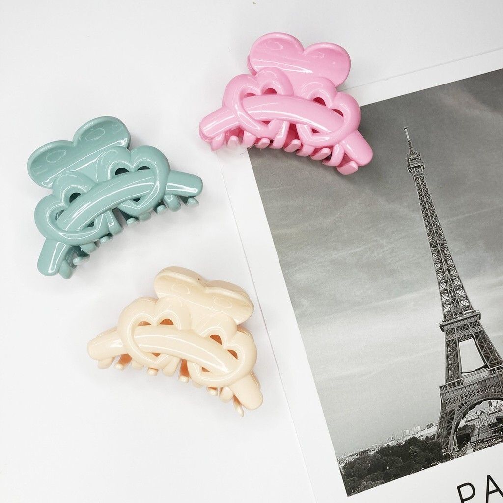 aaa2588c1468d15a6b183a8408482dc6