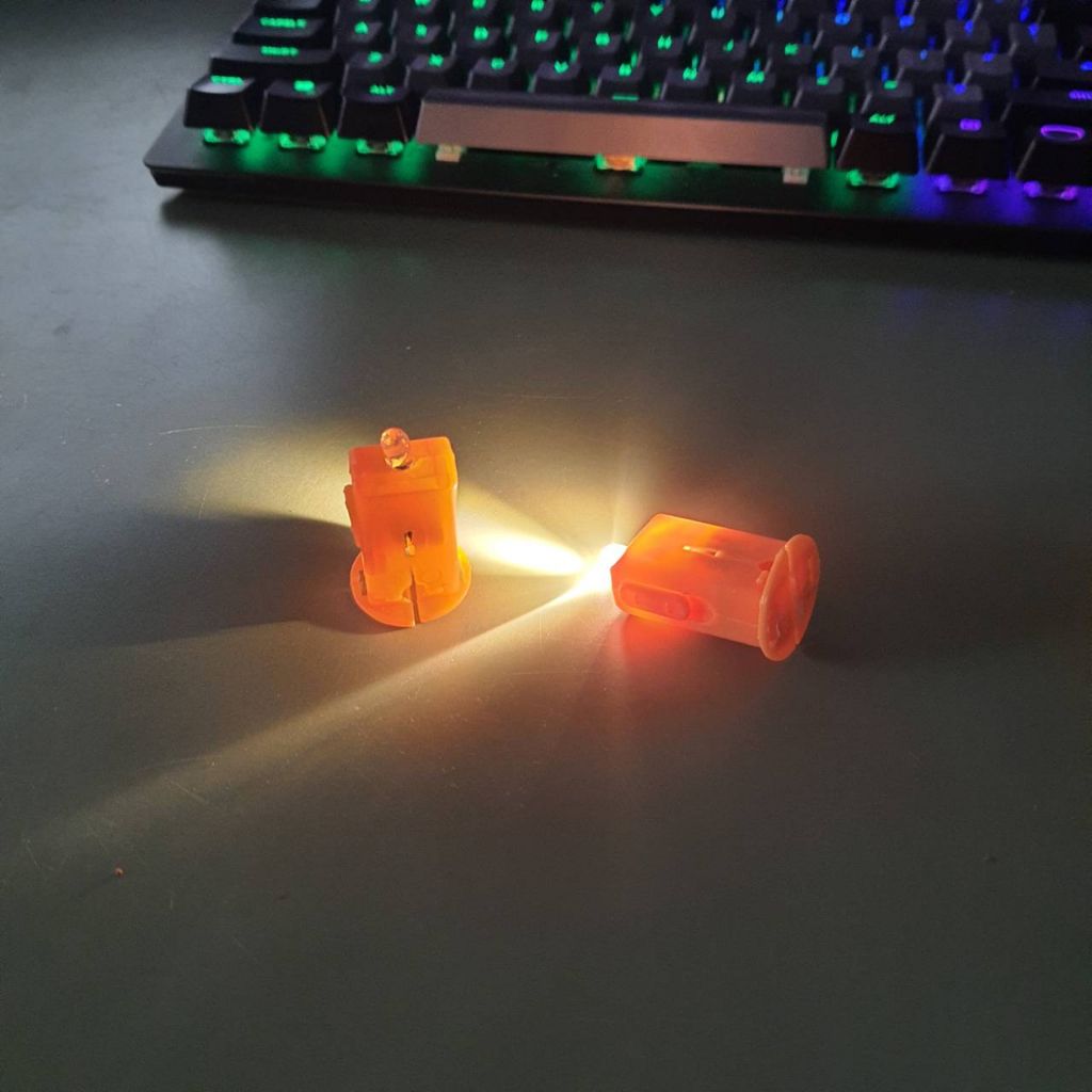 tw-11134207-7qul5-liz9zsza852s82