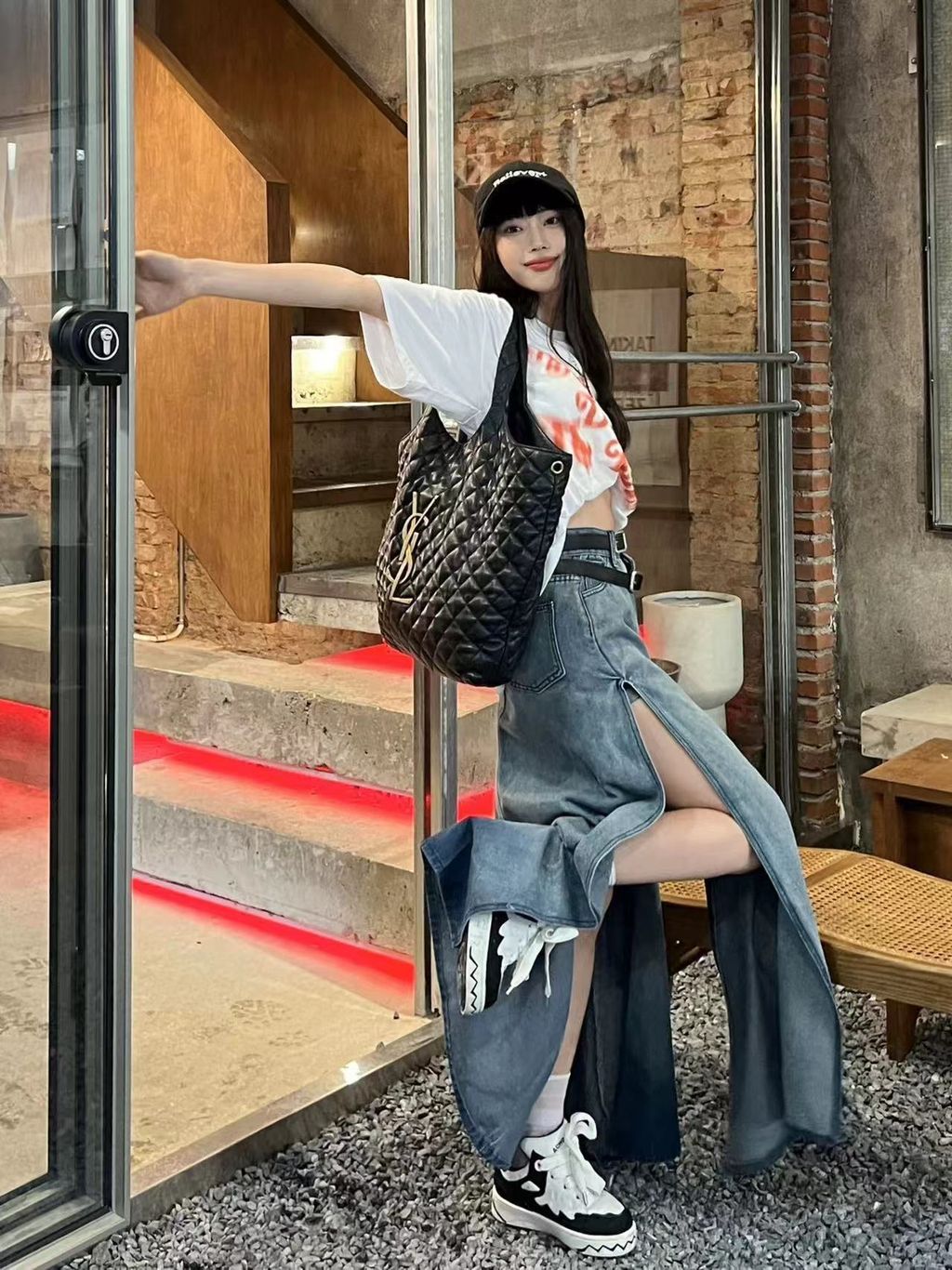 mmexport1727536010075