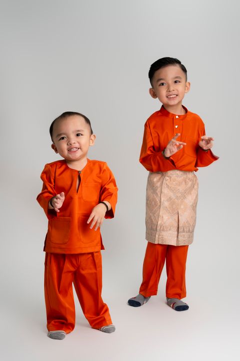588B Brick Orange