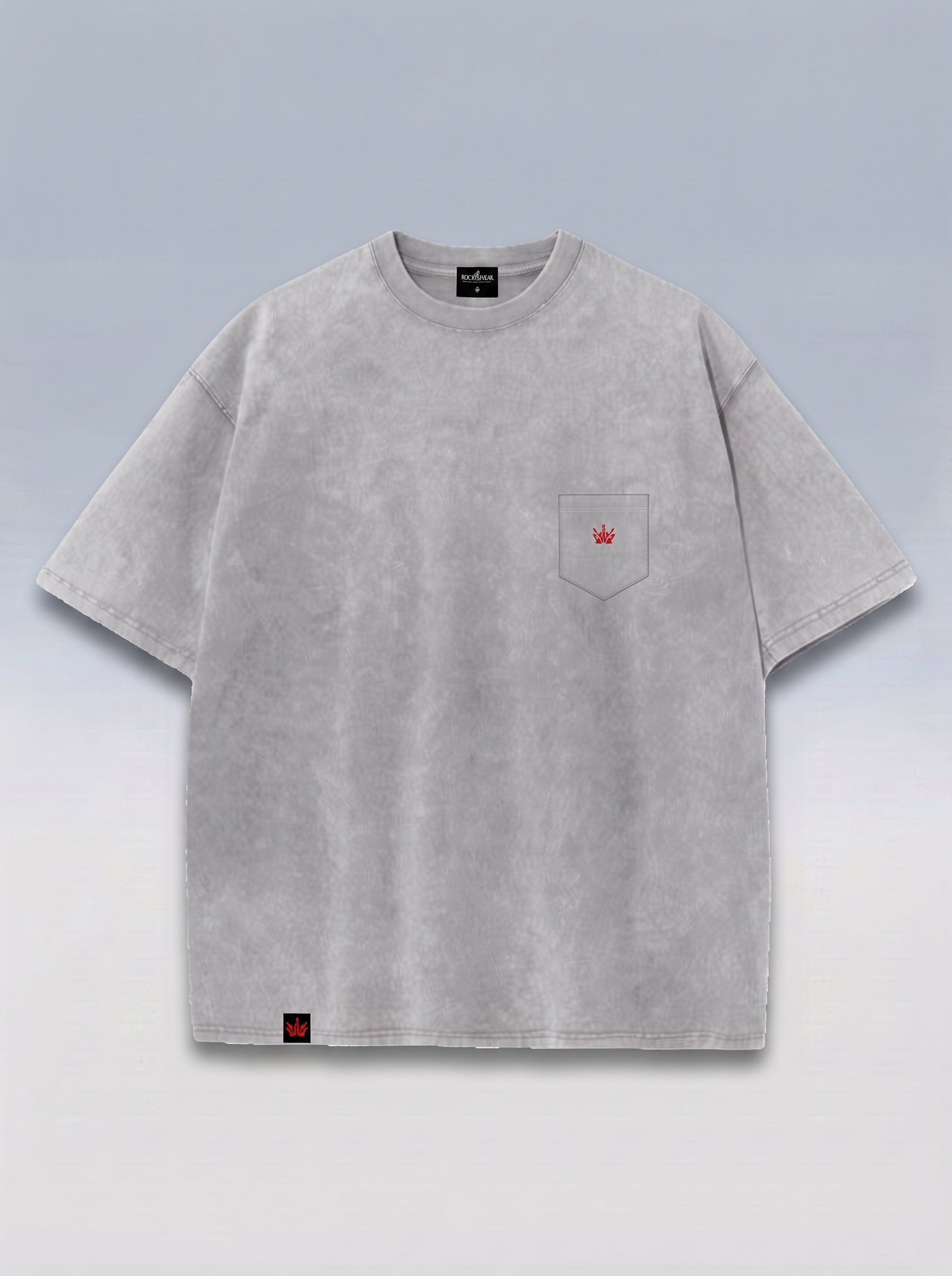 Put_t-shirt_on_photo_2K_202608031257 (2)