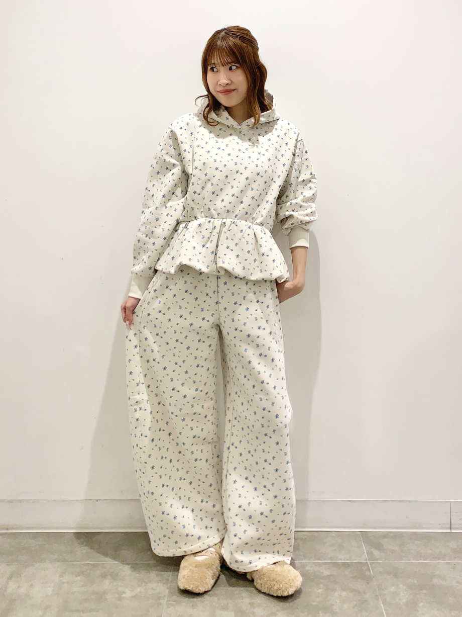 ugc_stylehint_gu_jp_photo_261005_2010084_c-920-1227