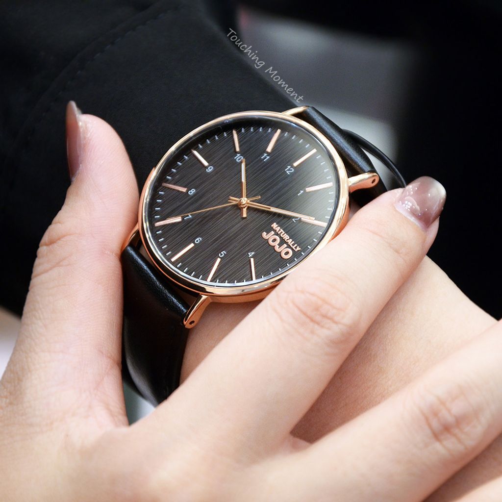 NATURALLY JOJO | JO96997-88RM | 黑色木紋 藍寶石水晶鏡面 手錶 實戴細節