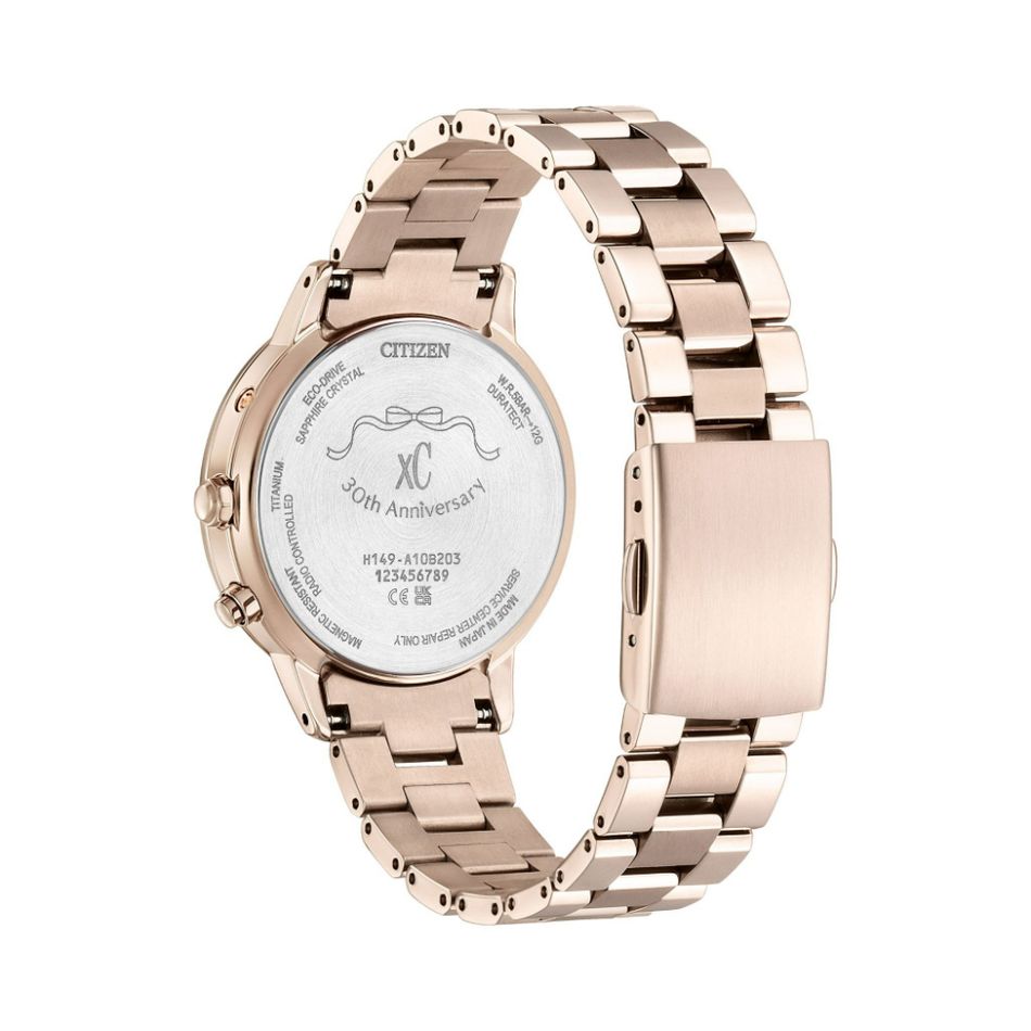 CITIZEN星辰 | xC系列 CB1135-52N | 30週年台灣限定 田馥甄廣告配戴款 鈦金屬 氣質花卉 光動能腕錶 背面