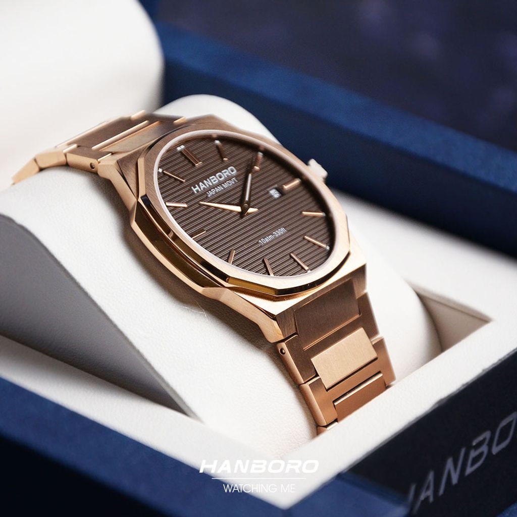 HANBORO | 超薄錶殼系列 003-2RBRRS | 玫瑰金八角形錶框 咖啡色橫紋錶盤 不鏽鋼錶帶 實體左側細節