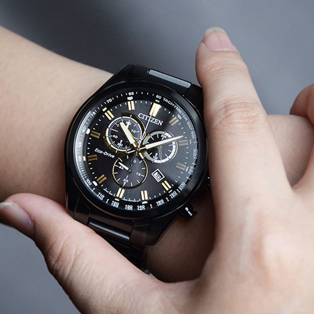 CITIZEN星辰 | AT2137-50E |  鐵灰色 金色指針 光動能三眼計時手錶 錶面細節
