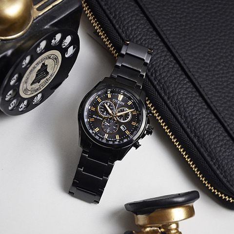 CITIZEN星辰 | AT2137-50E |  鐵灰色 金色指針 光動能三眼計時手錶 正面展示