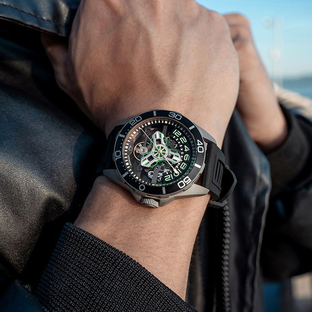 【贈太空人上鍊盒】OLTO-8 奧陀 | D1-1302-S03 |  霓虹綠 黑色潛水錶 自動機械錶 實體錶面細節