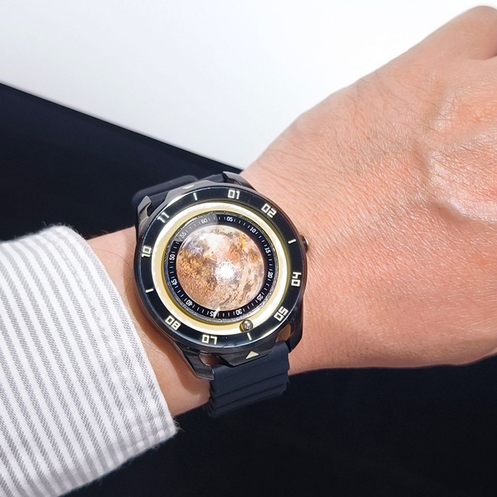 Benlydesign | 星球旅行者系列 MO.J 木星 | 木星造型面盤 石英錶 黑色矽膠錶帶 實體配戴