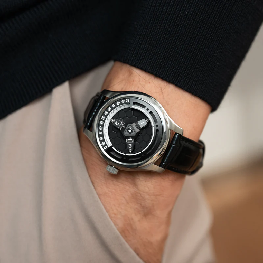 Benlydesign | 蜂巢核心系列 HCE-B | 黑色蜂巢造型面盤 石英錶 黑色矽膠錶帶 實戴展示