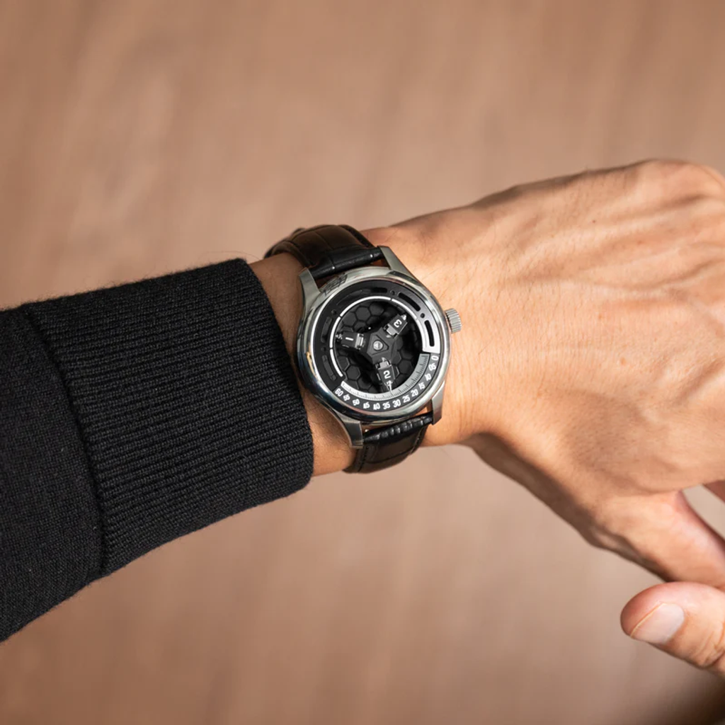 Benlydesign | 蜂巢核心系列 HCE-B | 黑色蜂巢造型面盤 石英錶 黑色矽膠錶帶 實戴參考