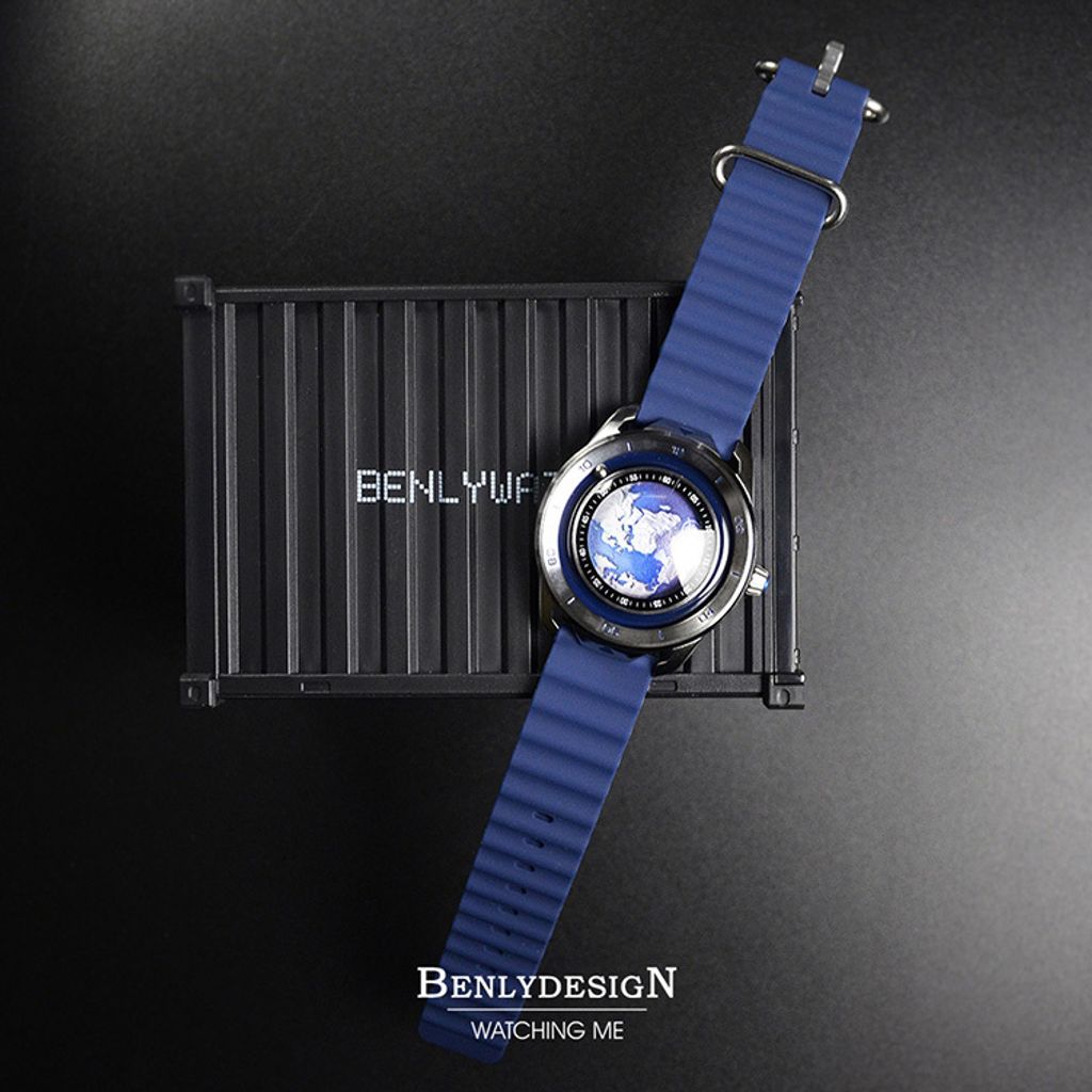 Benlydesign | 星球旅行者系列 MO.E地球 | 地球造型面盤 石英錶 藍色矽膠錶帶 平攤展示