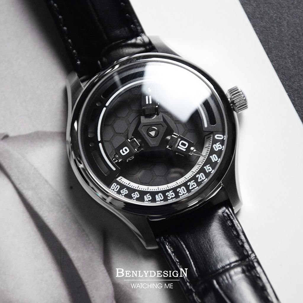 Benlydesign | 蜂巢核心系列 HCE-B | 黑色蜂巢造型面盤 黑色皮革錶帶 機械錶 錶面細節