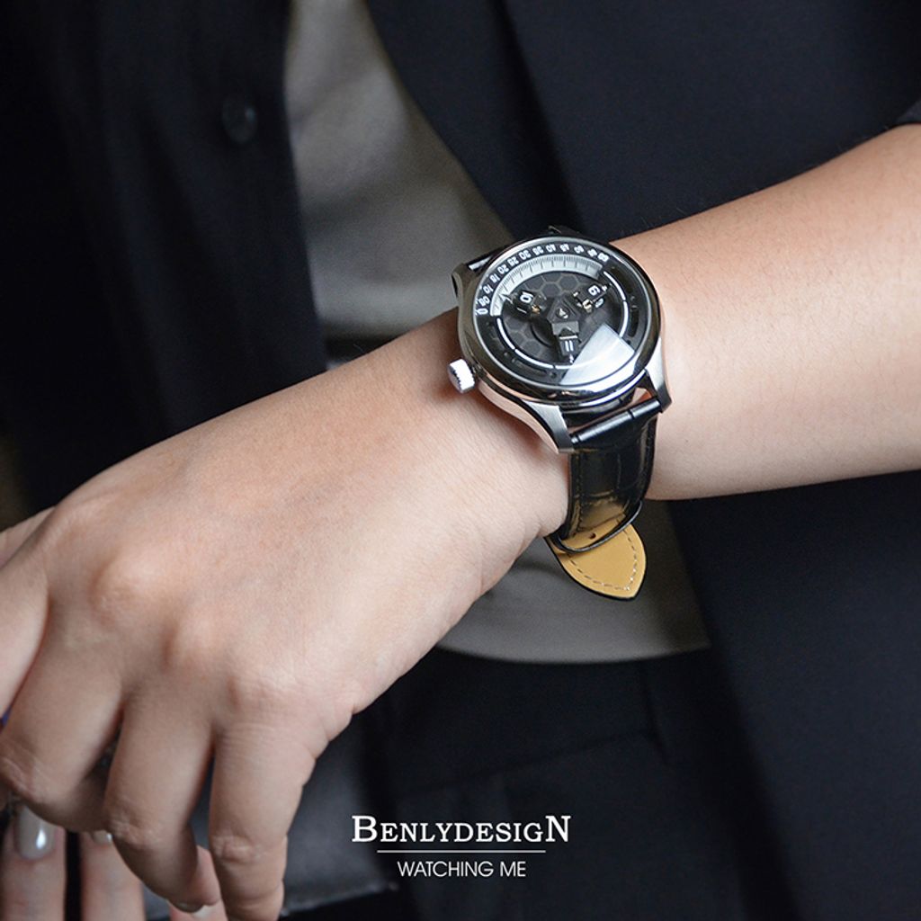 Benlydesign | 蜂巢核心系列 HCE-B | 黑色蜂巢造型面盤 黑色皮革錶帶 機械錶 實戴展示
