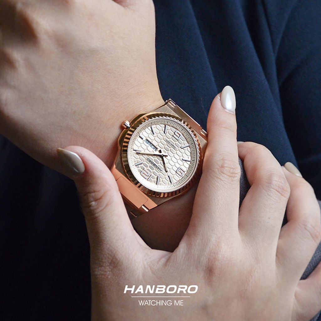 HANBORO | 超薄錶殼系列 014-2RRRS | 玫瑰金八角形錶框 典雅魚鱗紋錶盤 不鏽鋼錶帶 實戴細節
