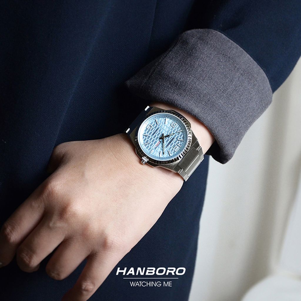 HANBORO | 超薄錶殼系列 014-2SNS | 銀白色八角形錶框 典雅水藍魚鱗紋錶盤 不鏽鋼錶帶 實戴展示